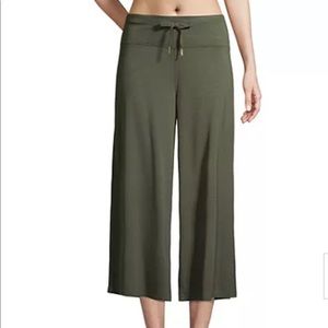 NWT Diadora Gratitude Wide Leg Crop Pants